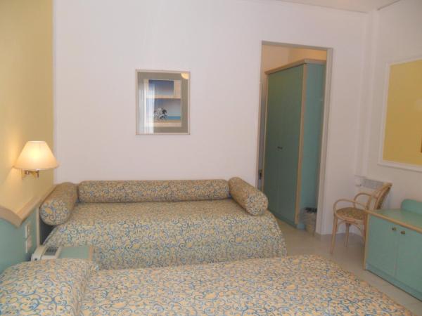 Hotel Solemare Beach & Beauty SPA : photo 4 de la chambre chambre double ou lits jumeaux - vue partielle sur mer