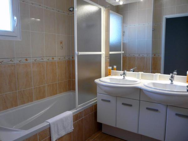 Résidence La Pinède : photo 8 de la chambre villa