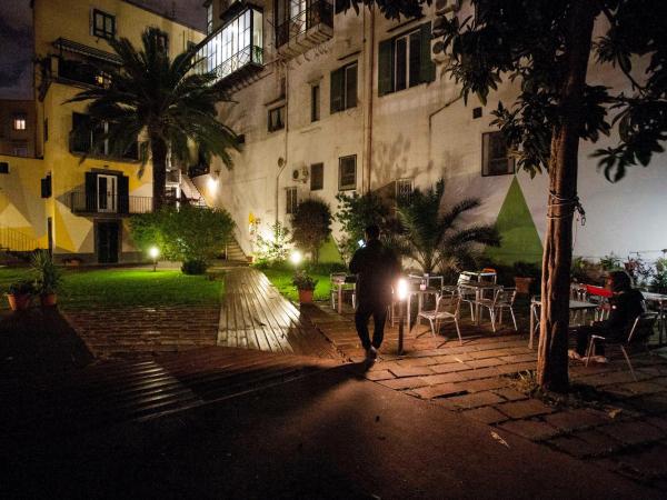 La Controra Hostel Naples : photo 2 de la chambre chambre double