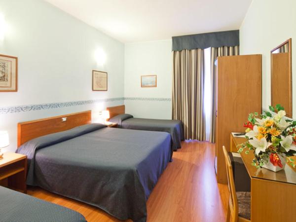 Hotel Terminus & Plaza : photo 1 de la chambre chambre quadruple