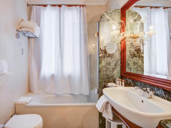 Hotel Antiche Figure : photo 5 de la chambre chambre double deluxe - vue sur canal