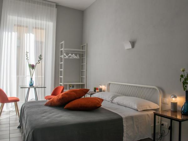 Medusa Chiaia 164 : photo 3 de la chambre chambre double deluxe avec balcon