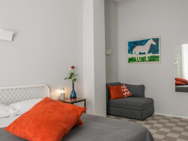 Medusa Chiaia 164 : photo 5 de la chambre chambre double deluxe avec balcon