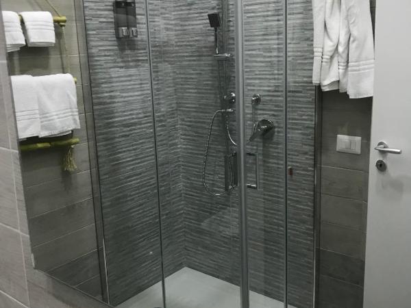 Napoli DownTown : photo 6 de la chambre grande chambre double