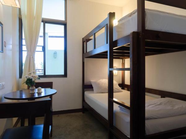 Eco Resort Chiang Mai : photo 2 de la chambre lits superposés en dortoir avec salle de bains commune (2 adultes)