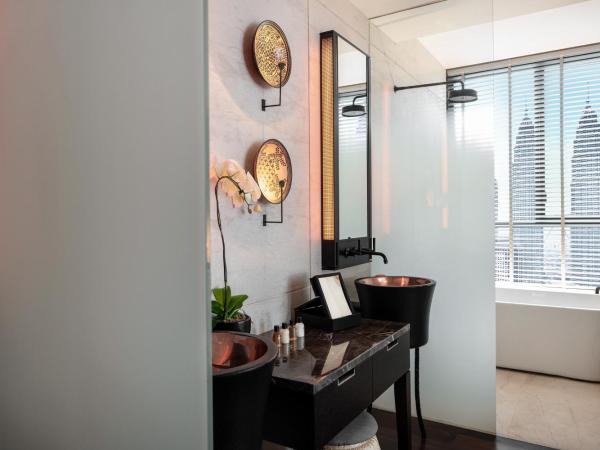 The RuMa Hotel and Residences : photo 6 de la chambre suite deluxe - vue sur klcc