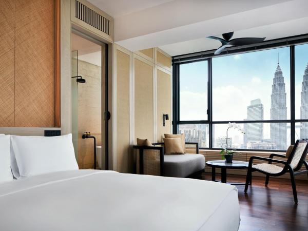 The RuMa Hotel and Residences : photo 1 de la chambre suite deluxe - vue sur klcc