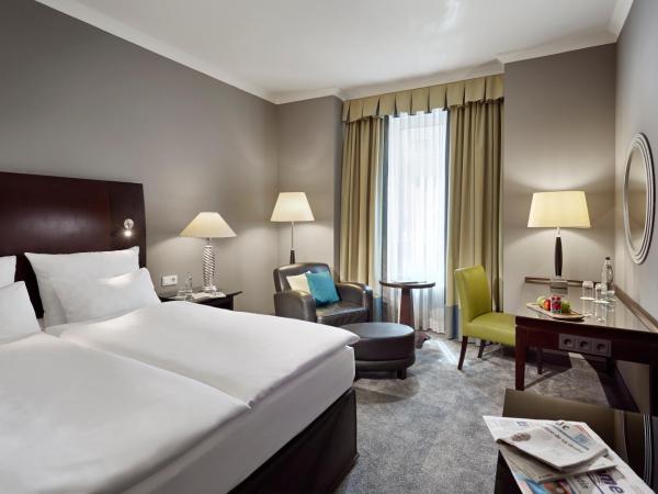 Lindner Hotel Cologne City Plaza, part of JdV by Hyatt : photo 2 de la chambre chambre lit king-size deluxe