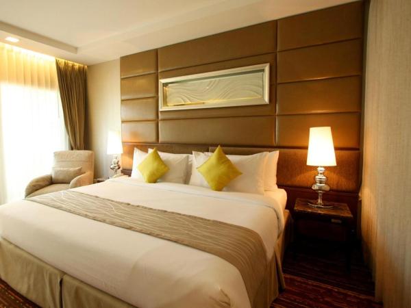 Intimate Hotel Pattaya - SHA Extra Plus : photo 6 de la chambre chambre double de luxe avec baignoire spa 