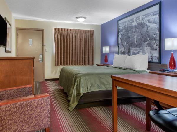 Quality Inn Columbus-East : photo 3 de la chambre chambre lit king-size - non-fumeurs