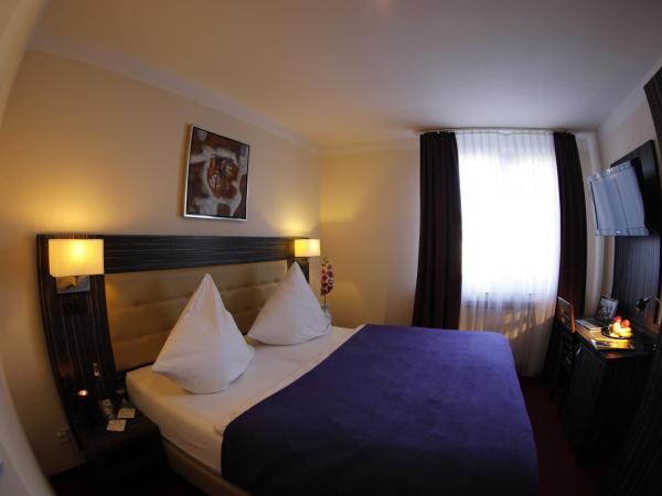 Hotel Famosa : photo 3 de la chambre chambre double standard