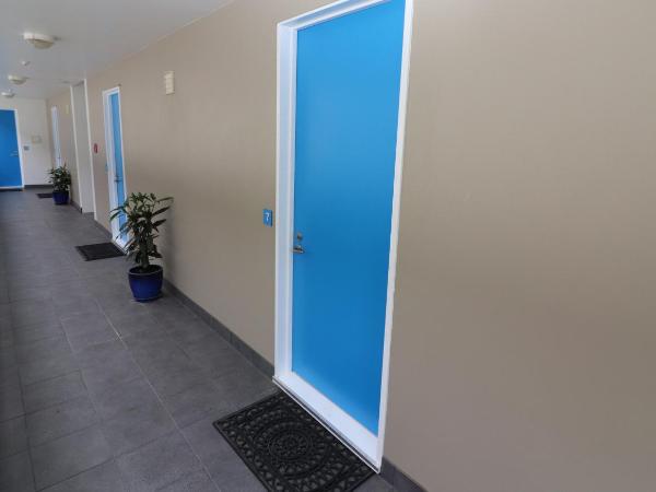 Sumner Bay Motel : photo 10 de la chambre appartement en duplex