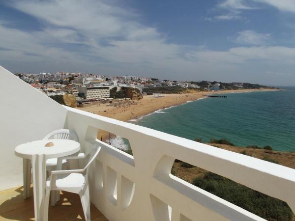 Frentomar : photo 1 de la chambre chambre lits jumeaux avec balcon - vue sur mer