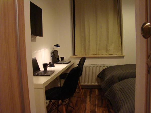 St. Dorothys hostel - apartments : photo 2 de la chambre chambre lits jumeaux
