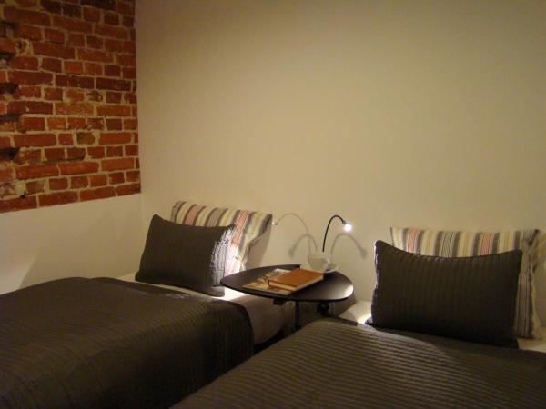 St. Dorothys hostel - apartments : photo 1 de la chambre chambre lits jumeaux