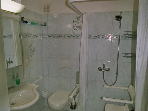 Niros Bed & Breakfast : photo 3 de la chambre chambre double - vue sur jardin