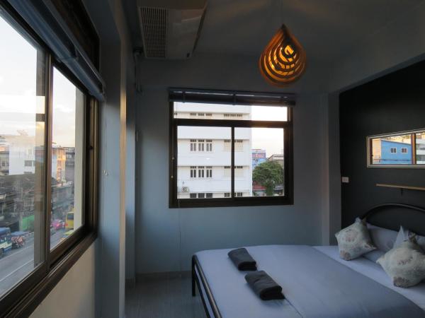 Mam's House Khaosan : photo 8 de la chambre chambre double Économique - vue sur ville