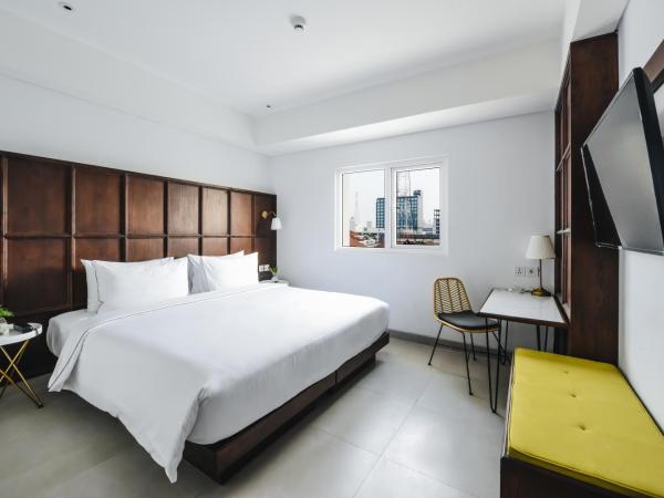 Kampi Hotel Tunjungan - Surabaya : photo 4 de la chambre champs room hollywood