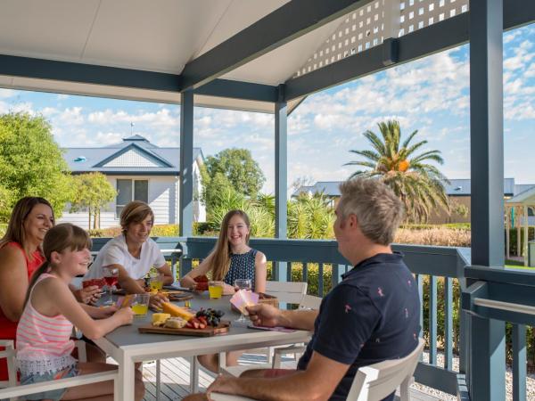 The Retreat West Beach Parks : photo 1 de la chambre bungalow 2 chambres