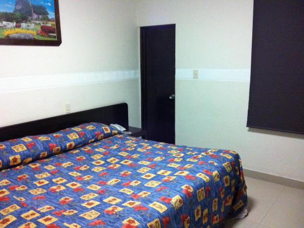 Hotel Dos Naciones : photo 1 de la chambre chambre lit king-size