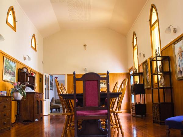 The Pier Lodge Bed And Breakfast : photo 2 de la chambre chambre double avec salle de bains commune