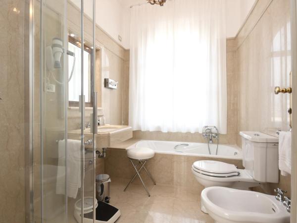 Hotel Vittoria : photo 4 de la chambre suite - vue sur ville