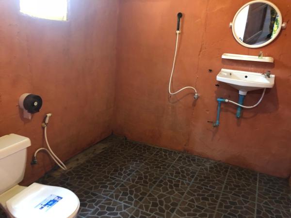 Klong Jark Bungalows : photo 4 de la chambre family room (3 adults) with air-con