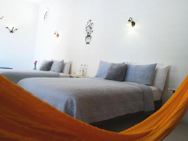 Merida Santiago Hotel Boutique : photo 4 de la chambre suite avec baignoire spa - vue sur piscine