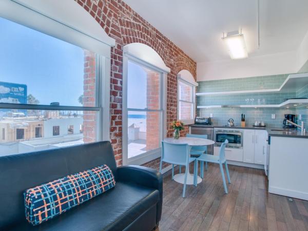 Venice Breeze Suites : photo 2 de la chambre suite 1 chambre - vue partielle sur océan