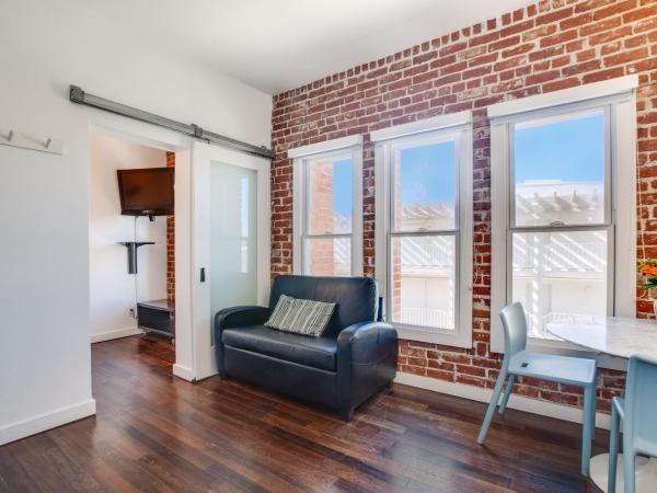 Venice Breeze Suites : photo 2 de la chambre suite 1 chambre - vue sur rue