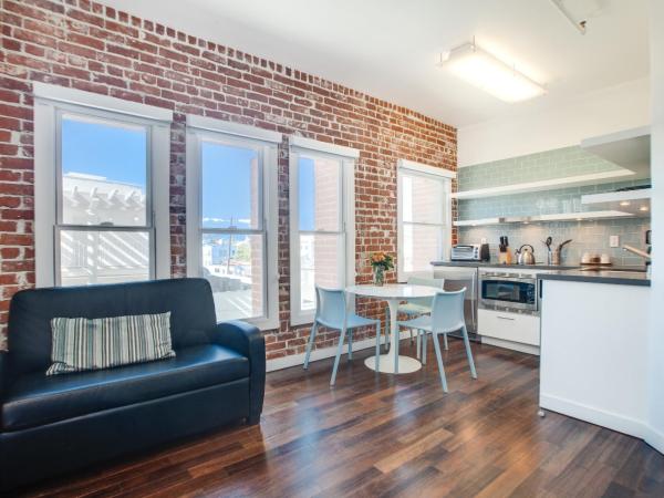 Venice Breeze Suites : photo 1 de la chambre suite 1 chambre - vue sur rue