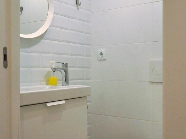 Hola Hostel Alicante : photo 1 de la chambre chambre simple avec salle de bains