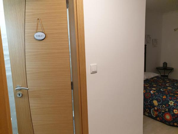 Lisbon Hostel Terminal 4 : photo 7 de la chambre chambre double avec lit d'appoint