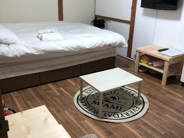 Happy Apartment : photo 2 de la chambre chambre double avec salle de bains privative