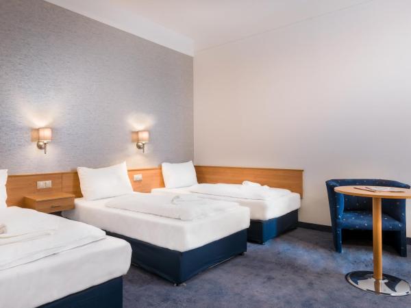 Hotel Golden Park Budapest : photo 2 de la chambre chambre triple