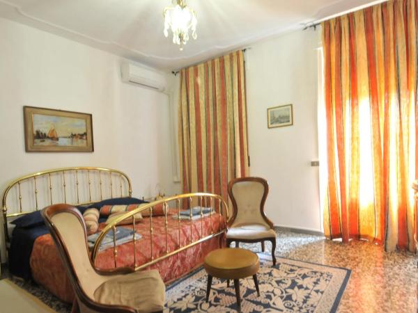 Locazione Turistica Poker d'assi : photo 5 de la chambre chambre double avec salle de bains commune