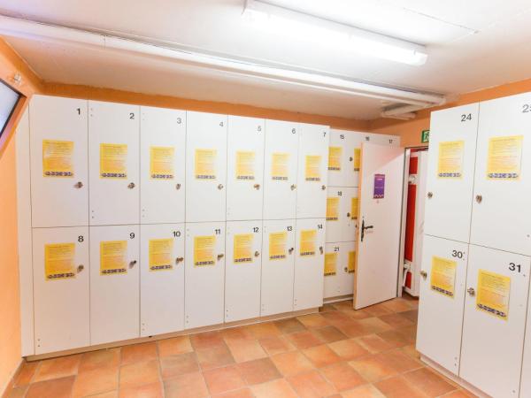 City Hostel Geneva : photo 5 de la chambre lit dans dortoir mixte de 4 lits