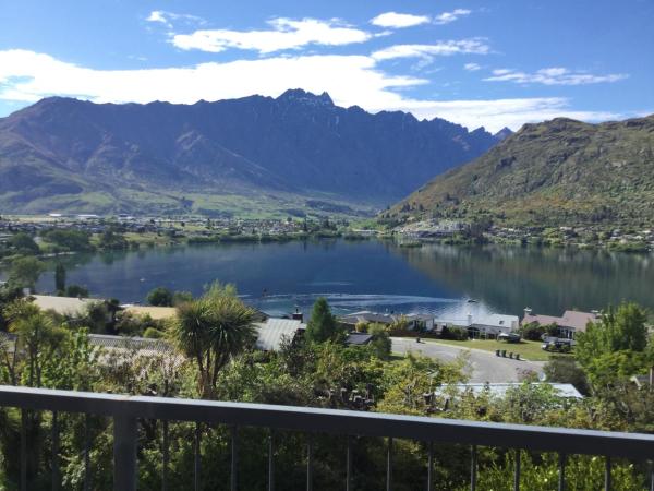 The Embassy B&B : photo 10 de la chambre chambre lits jumeaux standard avec salle de bains commune