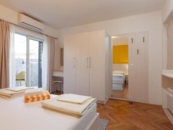 Guest House Damir : photo 5 de la chambre chambre double avec terrasse