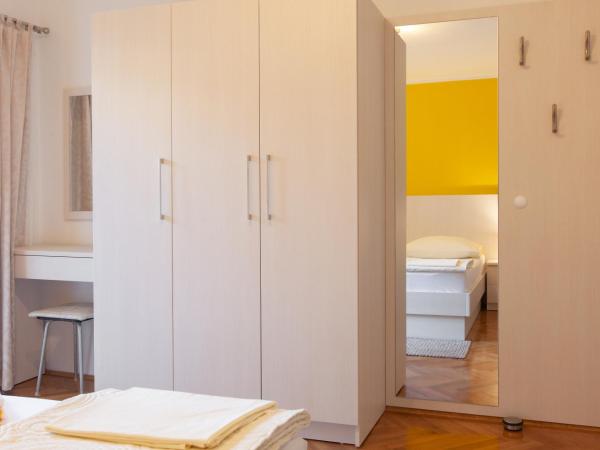 Guest House Damir : photo 6 de la chambre chambre double avec terrasse