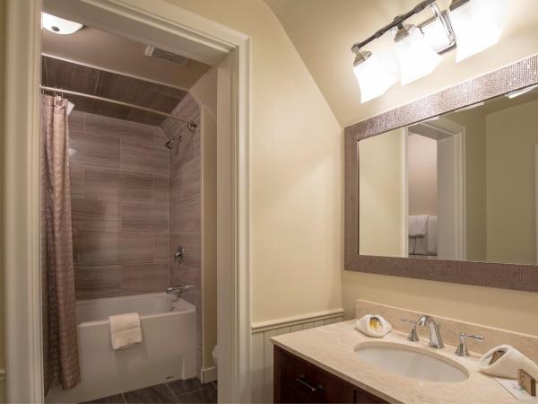 Banff Boutique Inn - Adults only : photo 2 de la chambre chambre lit queen-size