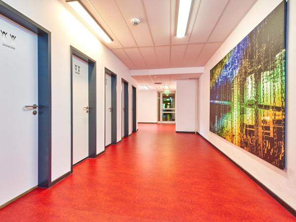 DJH Jugendgästehaus Adolph Kolping : photo 2 de la chambre chambre simple avec salle de bains commune