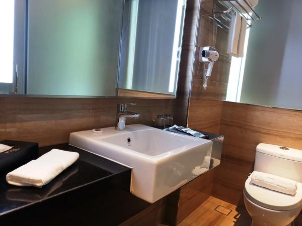KSL Hot Spring Resort : photo 4 de la chambre chambre lit king-size standard