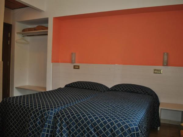 AUTO PARK Hotel : photo 2 de la chambre chambre double ou lits jumeaux Économique