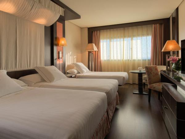 Hotel Cordoba Center : photo 2 de la chambre chambre lits jumeaux avec lit d’appoint - 301