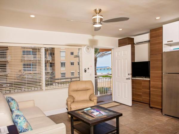 Windjammer Resort and Beach Club : photo 1 de la chambre appartement 1 chambre avec terrasse – vue partielle sur océan