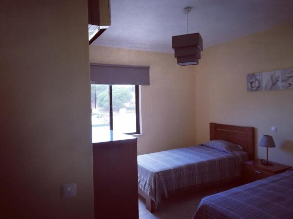 Jardins da Falesia : photo 3 de la chambre appartement 2 chambres avec accès piscine