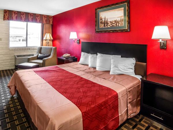 Econo Lodge Downtown : photo 1 de la chambre chambre lit king-size standard - non-fumeurs