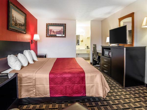 Econo Lodge Downtown : photo 3 de la chambre chambre lit king-size standard - non-fumeurs