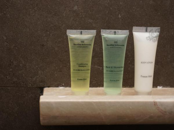 Hotel Santika Premiere Slipi Jakarta : photo 2 de la chambre chambre lit queen-size deluxe